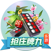 给整懵了😯！胡尔克笑着和裁判交流，主裁突然给了他一张黄牌